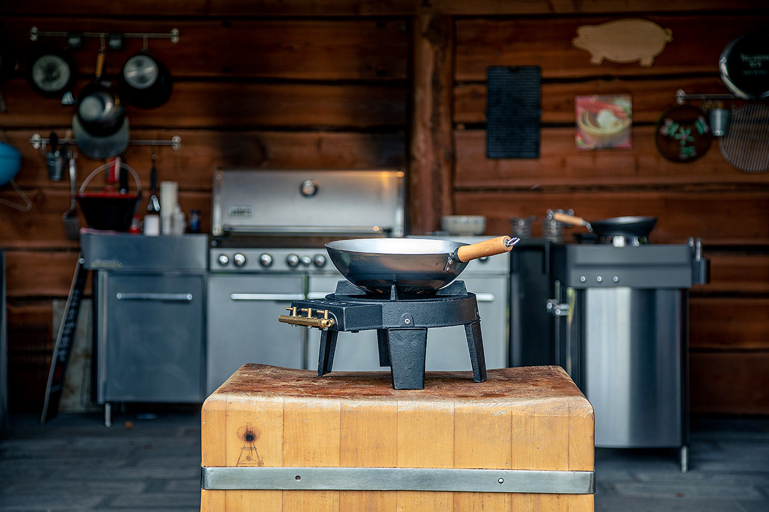 Montert Wokbrenner Original gass 7 kW med karbonstål-wok i bruk